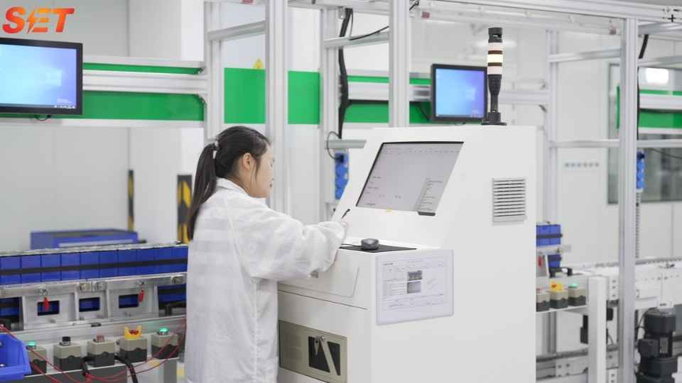 Semiconductor fab power quality equipment inspection in a clean production environment